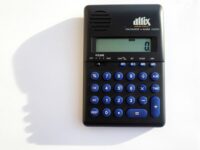 mowiacy-kalkulator